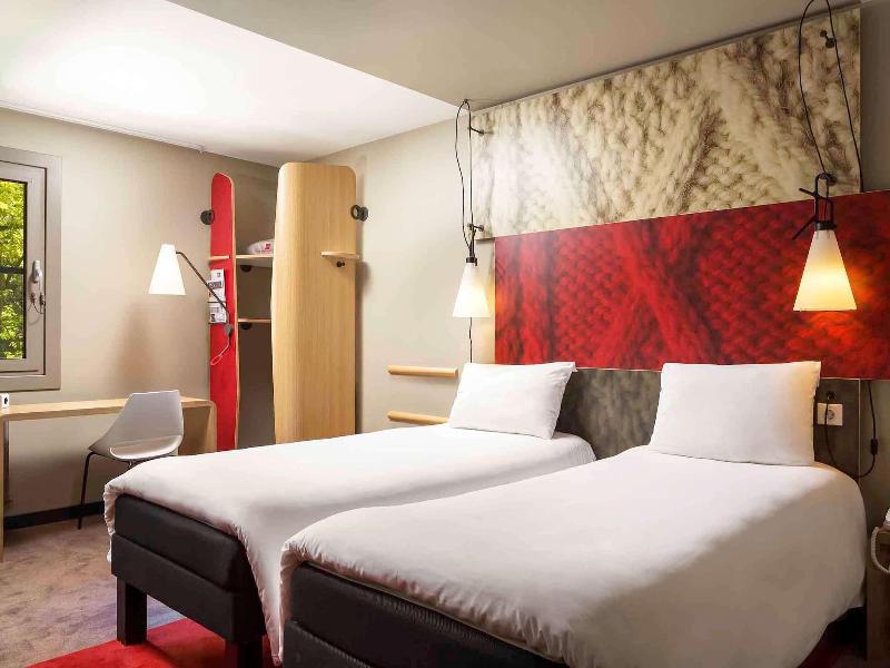 Ibis Styles Budapest Heroes Square image
