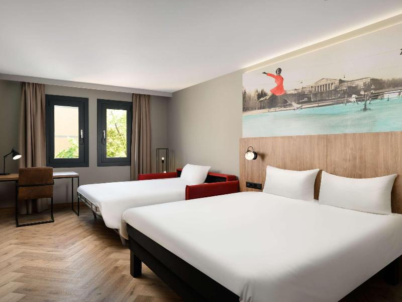 Ibis Styles Budapest Heroes Square image
