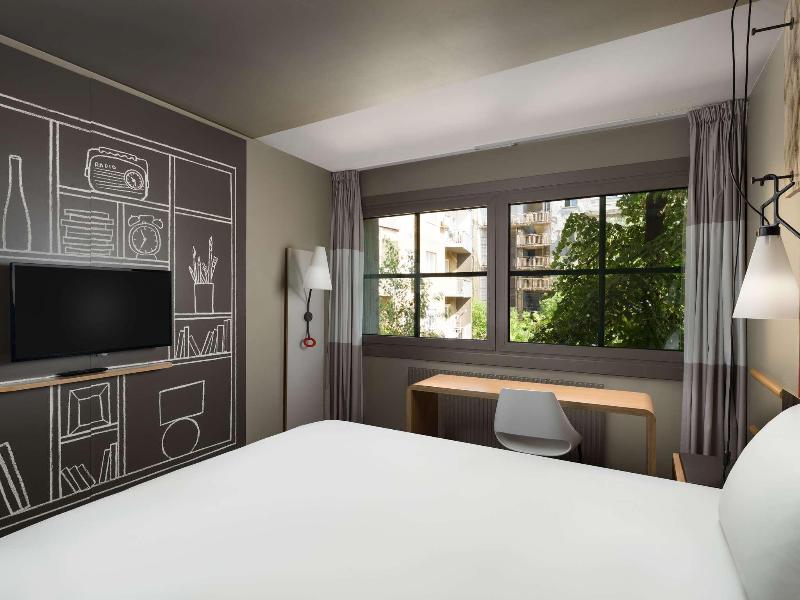 Ibis Styles Budapest Heroes Square image