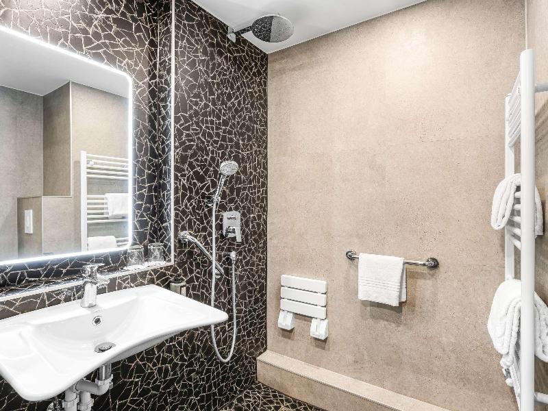 Ibis Styles Budapest Heroes Square image