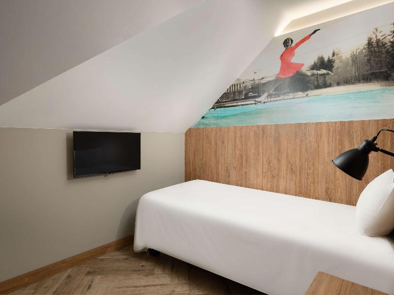 Ibis Styles Budapest Heroes Square image