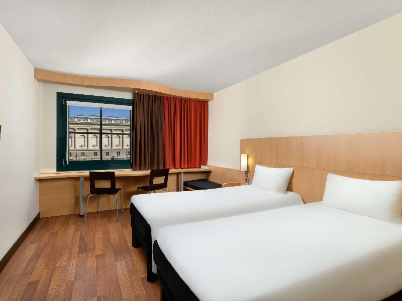 Ibis Styles Budapest Heroes Square image