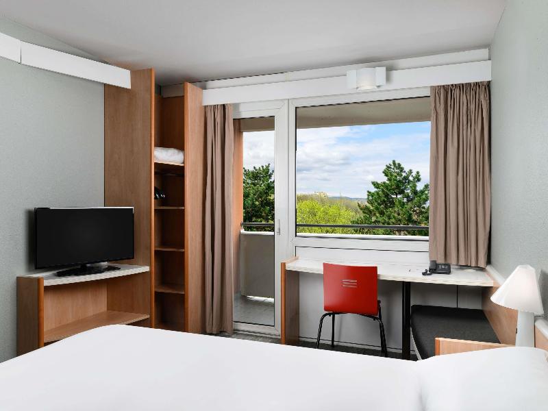 Ibis Budapest City South image