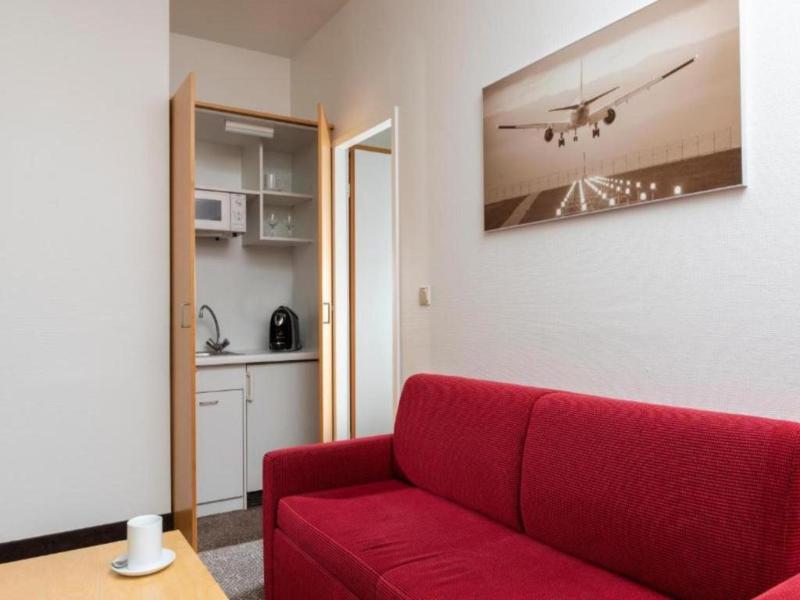 Sunday Hotel Frankfurt Airport - Neu-Isenburg image