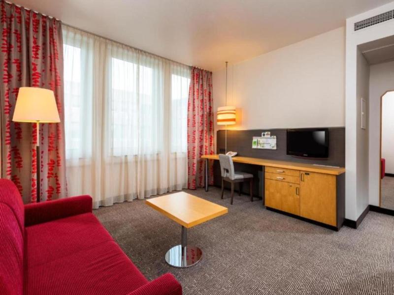 Sunday Hotel Frankfurt Airport - Neu-Isenburg image