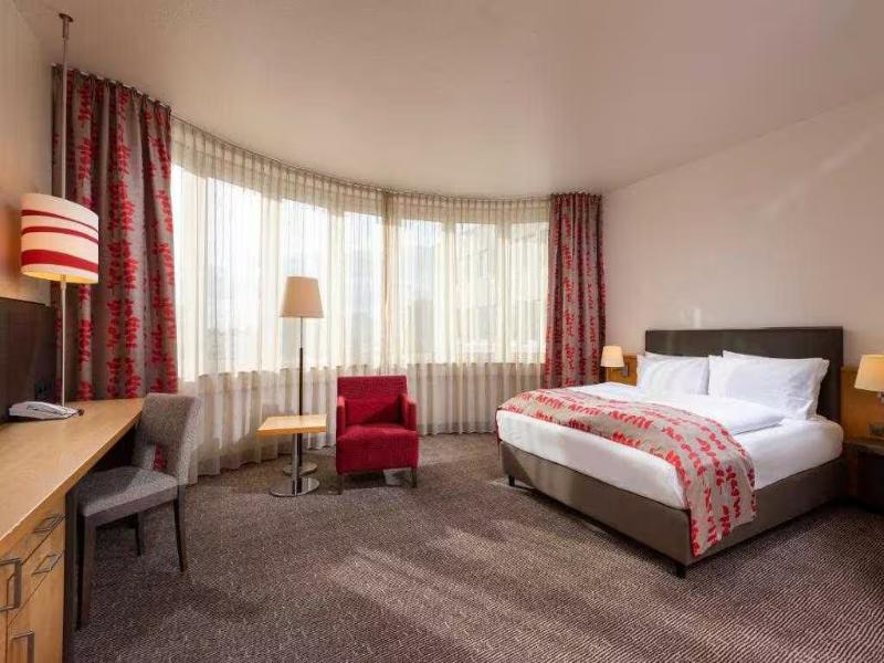Sunday Hotel Frankfurt Airport - Neu-Isenburg image