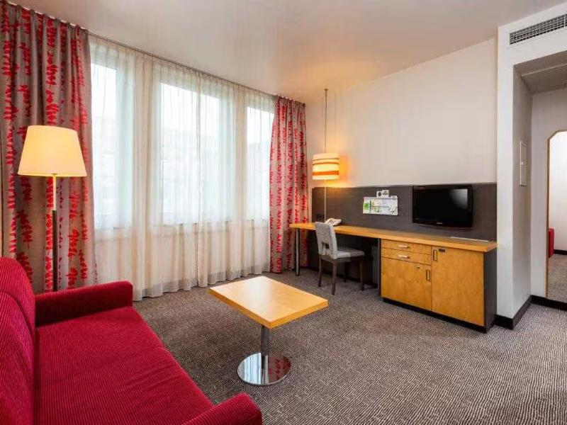 Sunday Hotel Frankfurt Airport - Neu-Isenburg image