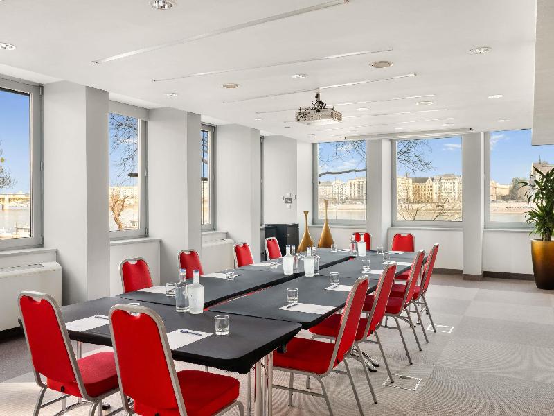 Novotel Budapest Danube image