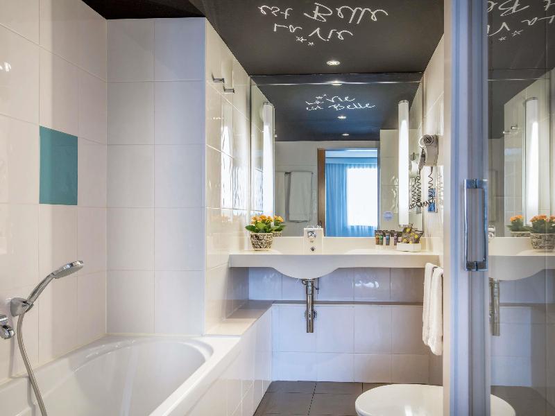 Novotel Barcelona Cornella image