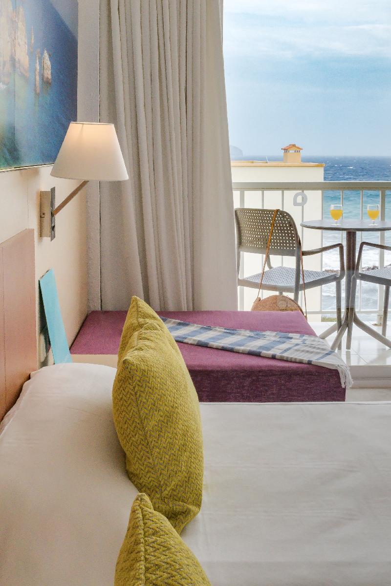 Azuline Coral Beach Hotel