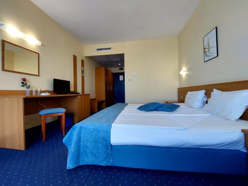 Aquamarine Hotel image