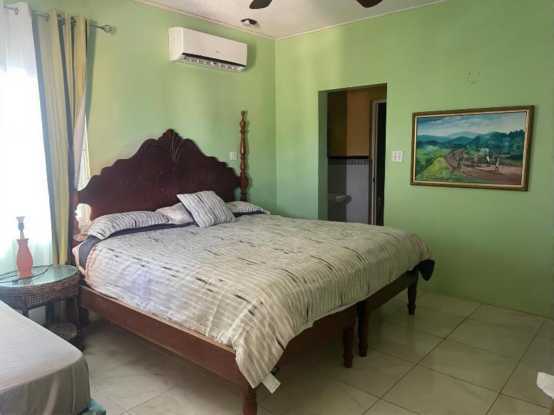Emerald Villas gallery photo 24