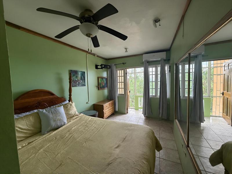Emerald Villas image