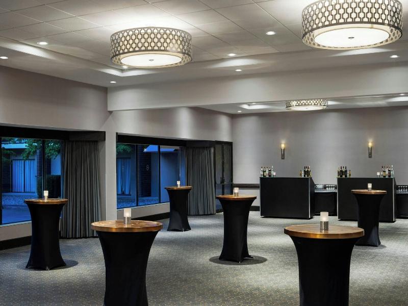 Sheraton Vancouver Airport Hotel image