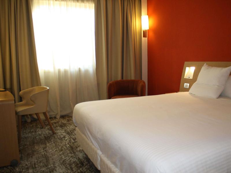 Novotel Roma Est image