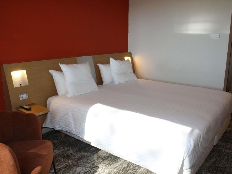 Novotel Roma Est image