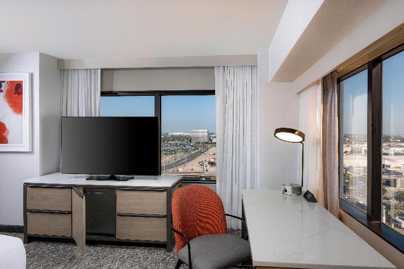 Hilton Los Angeles Airport image