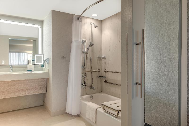 Hilton Los Angeles Airport image