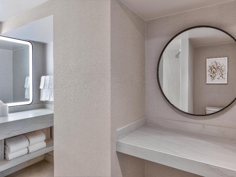 Hilton Los Angeles Airport image