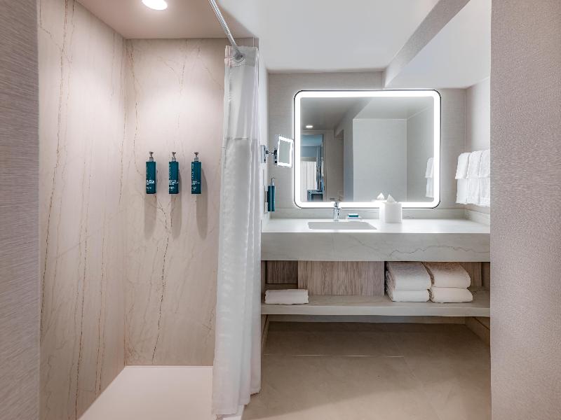 Hilton Los Angeles Airport image