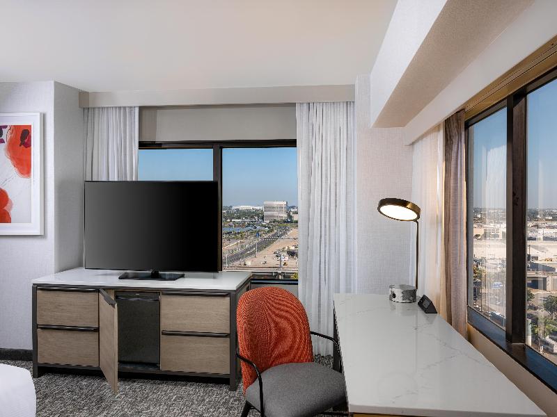 Hilton Los Angeles Airport image