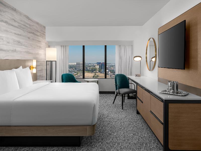 Hilton Los Angeles Airport image
