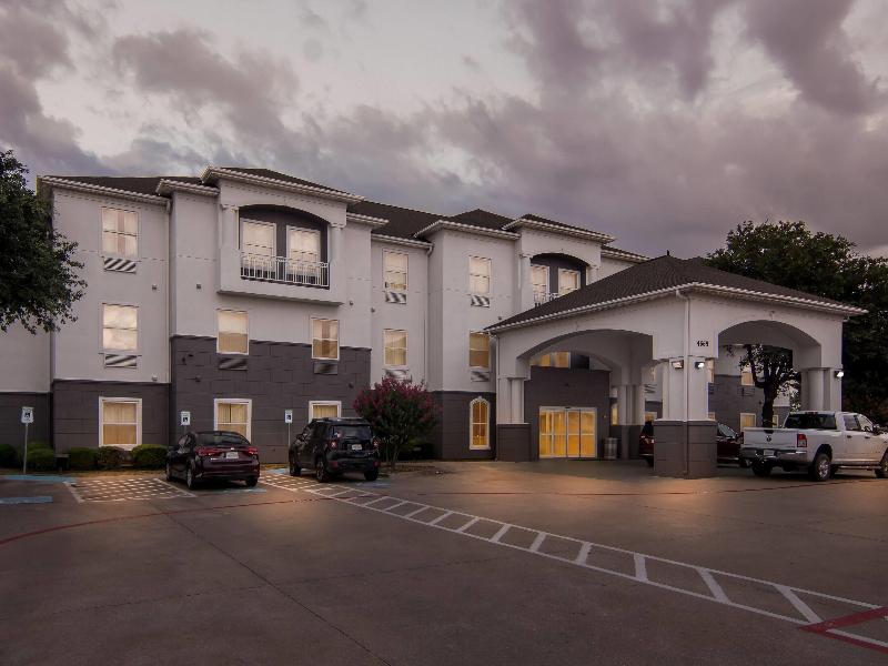 Super 8 by Wyndham Fort Worth Stockyards image