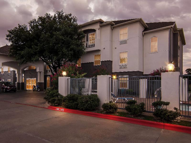 Super 8 by Wyndham Fort Worth Stockyards image