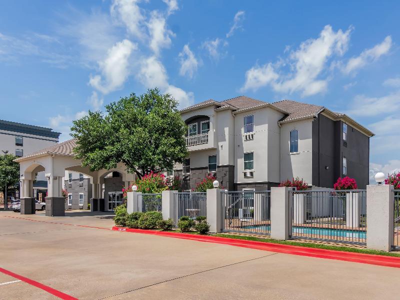 Super 8 by Wyndham Fort Worth Stockyards image