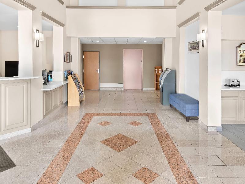 Super 8 by Wyndham Fort Worth Stockyards image
