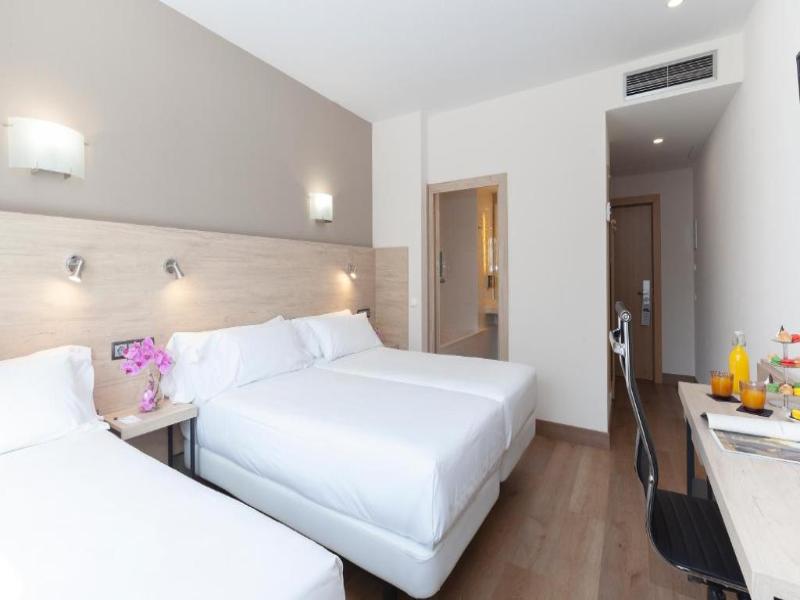 Hotel Puerta de Bilbao image