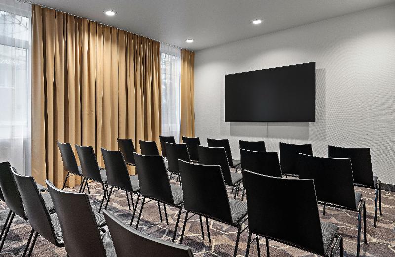 Leonardo Hotel Mainz image