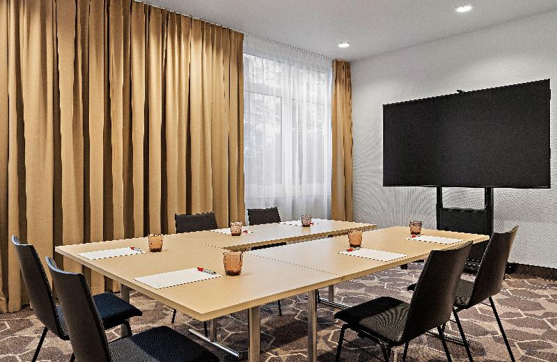 Leonardo Hotel Mainz image