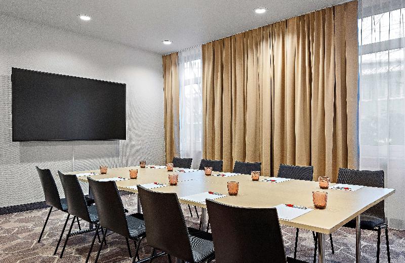 Leonardo Hotel Mainz image