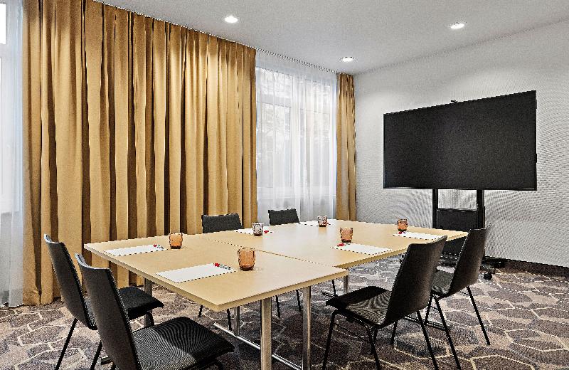 Leonardo Hotel Mainz image