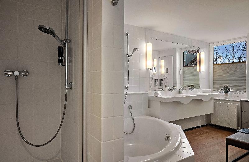 Leonardo Hotel Mainz image