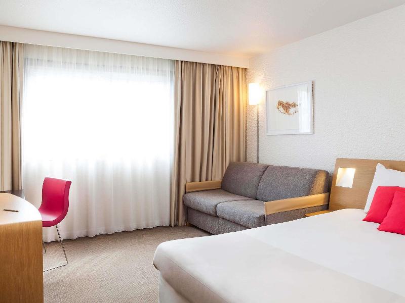 Novotel Paris la Defense image
