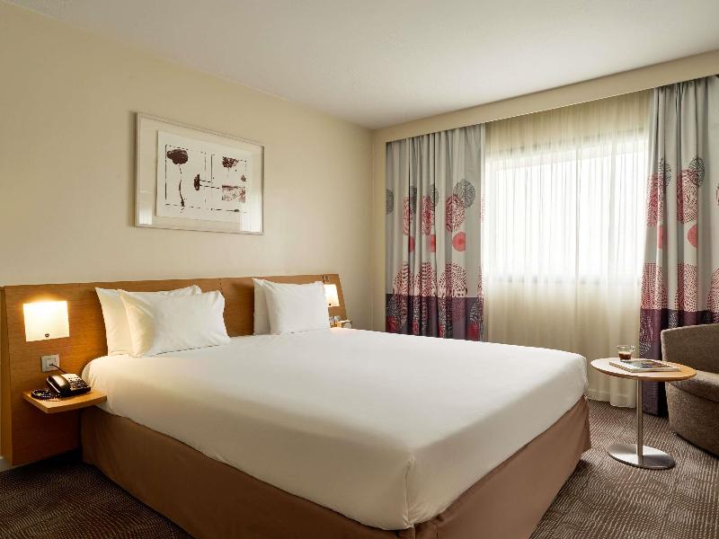 Novotel Paris la Defense image