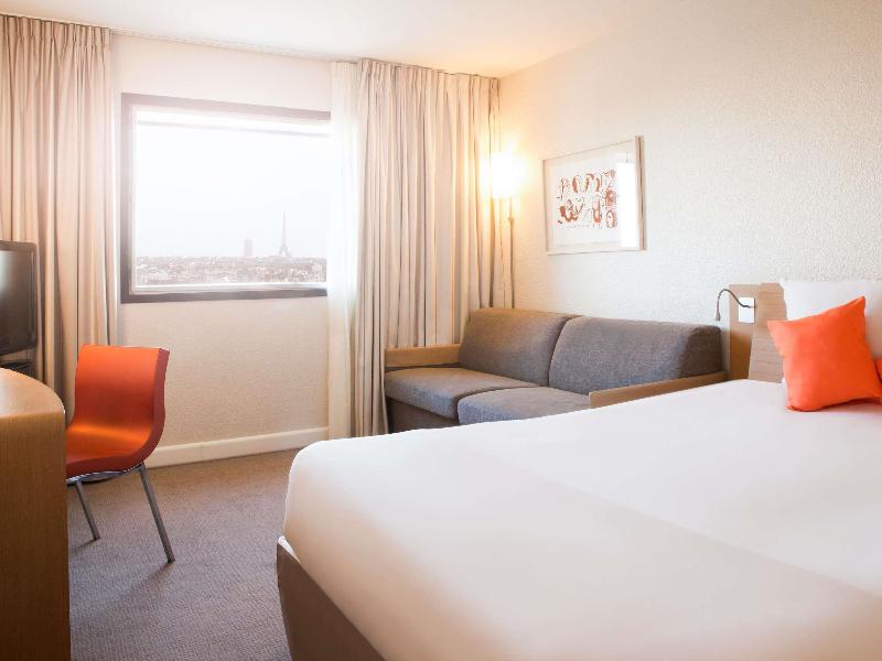Novotel Paris la Defense image