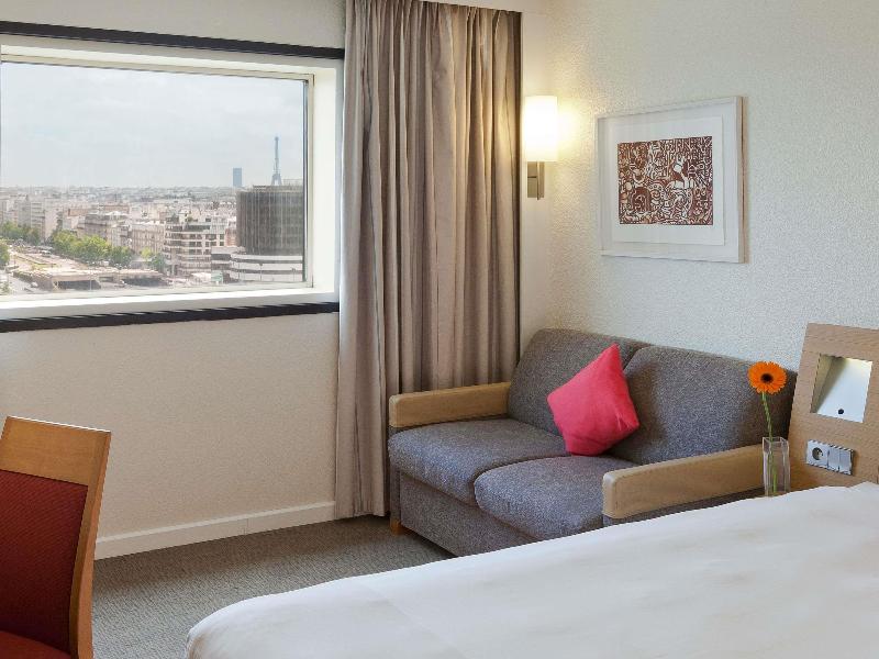 Novotel Paris la Defense image