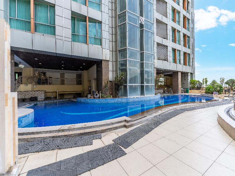 Crown Regency Hotel & Towers Cebu image