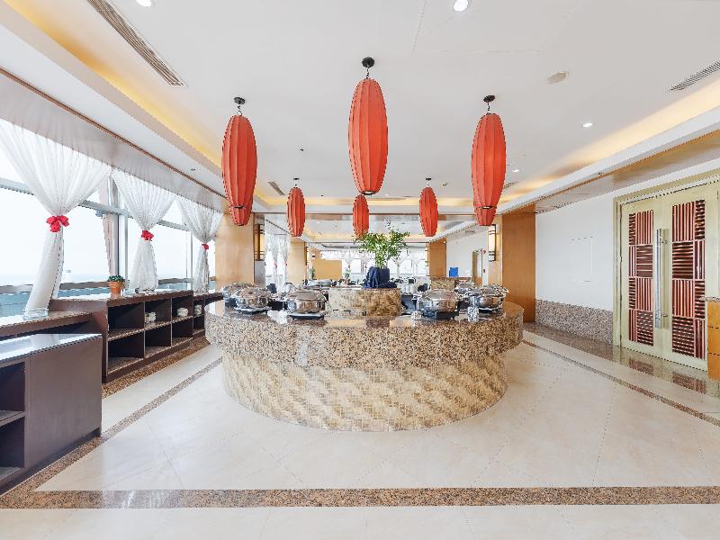 Crown Regency Hotel & Towers Cebu image