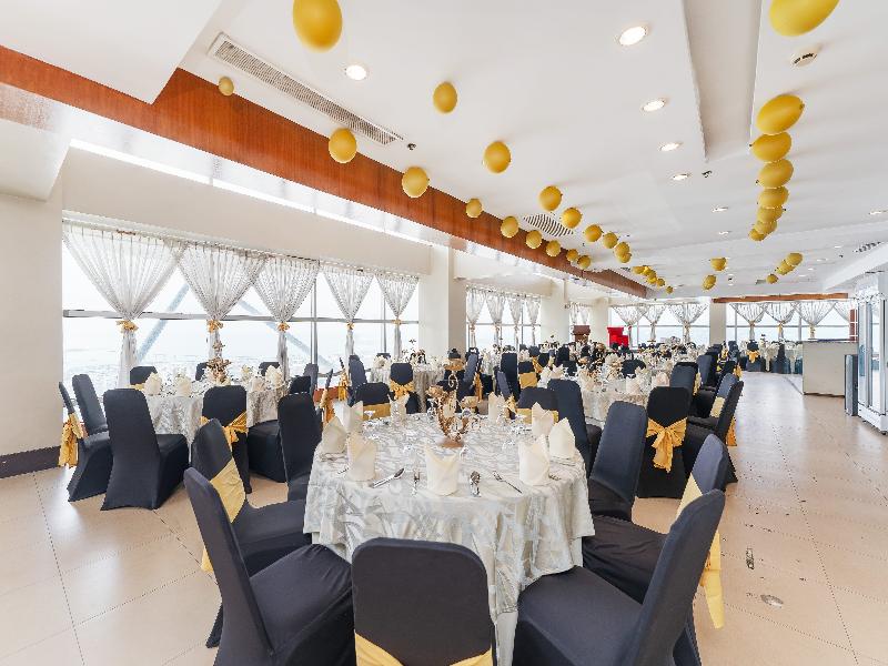 Crown Regency Hotel & Towers Cebu image