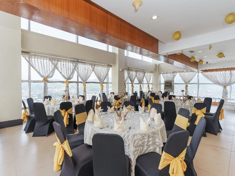 Crown Regency Hotel & Towers Cebu image
