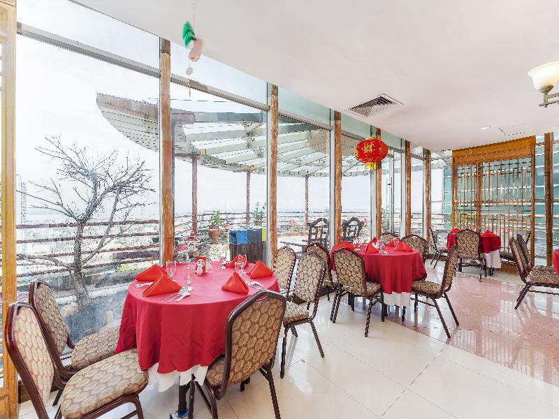 Crown Regency Hotel & Towers Cebu image