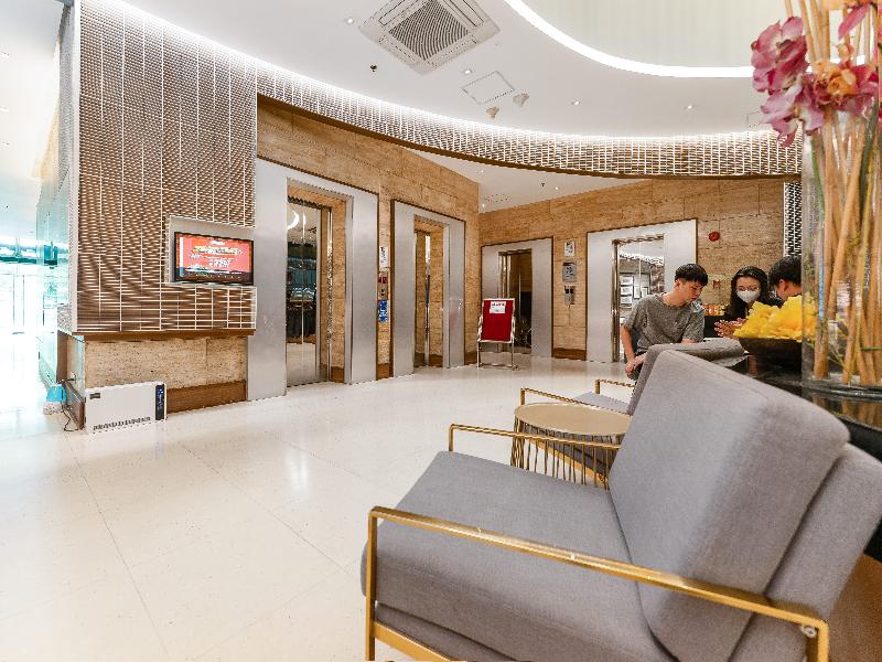Crown Regency Hotel & Towers Cebu image