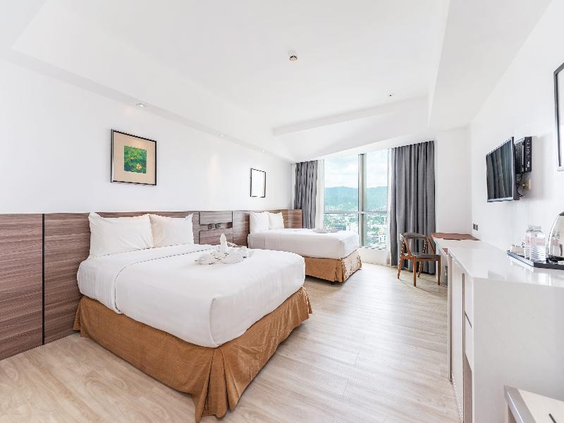 Crown Regency Hotel & Towers Cebu image