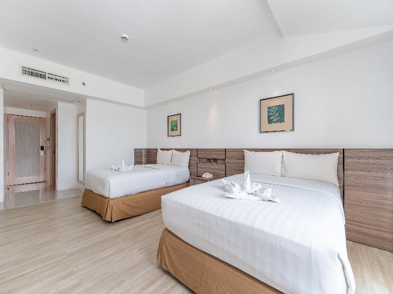 Crown Regency Hotel & Towers Cebu image