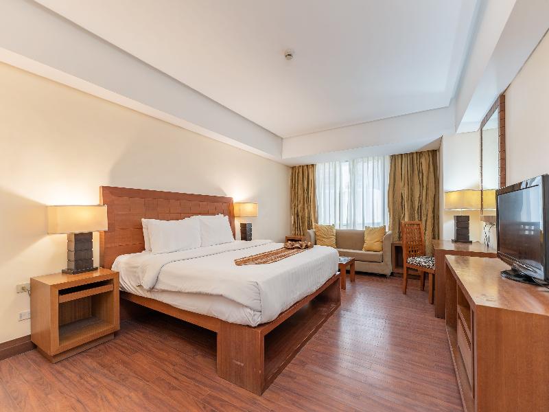 Crown Regency Hotel & Towers Cebu image