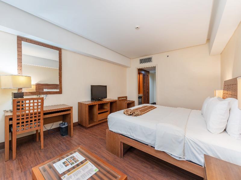 Crown Regency Hotel & Towers Cebu image